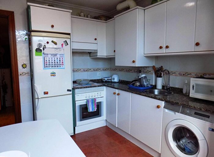 Casas en venta y pisos alquiler - 3