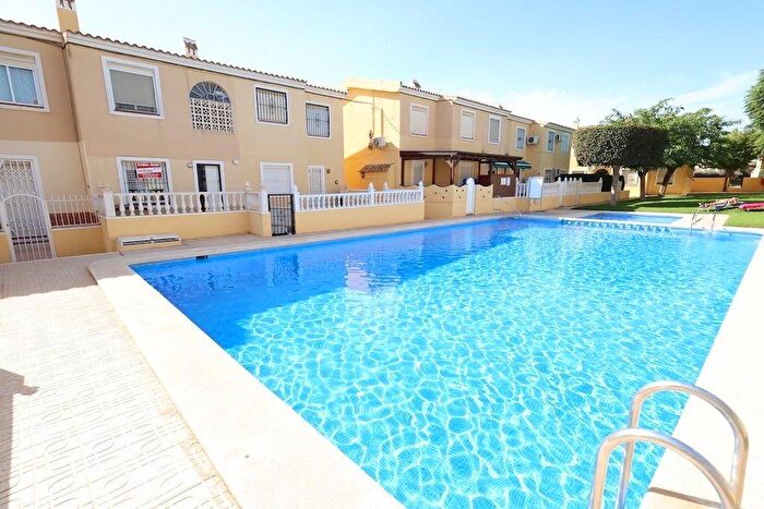 Casa en venta de 3 habitaciones, Comunitat Valenciana, Alicante