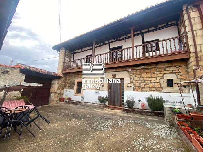 Casa en venta de 4 habitaciones en Valle de Valdebezana, Burgos