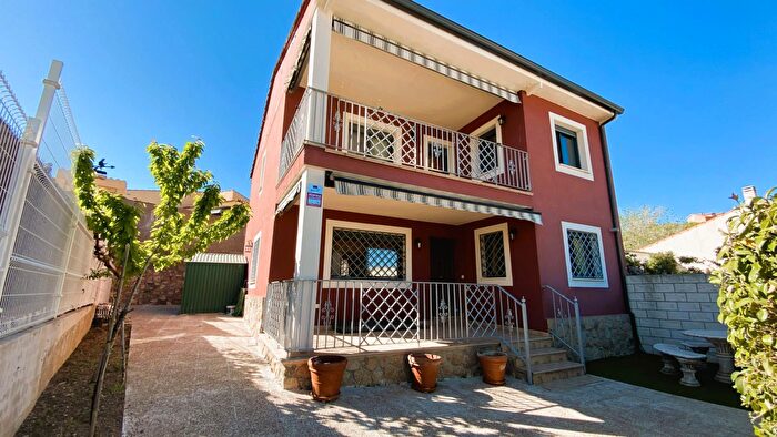 Casa en venta de 5 habitaciones: Orusco de Tajuña, Madrid