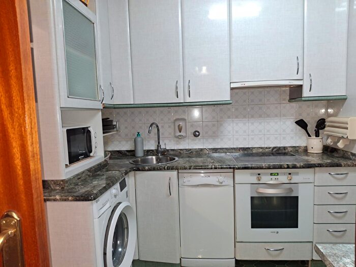 Casas en venta y pisos alquiler - 3