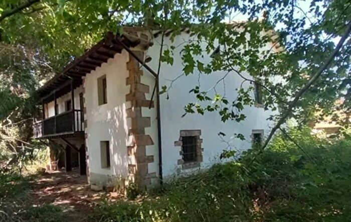 Casa de 6 habitaciones en venta en Santiurde de Toranzo, Cantabria
