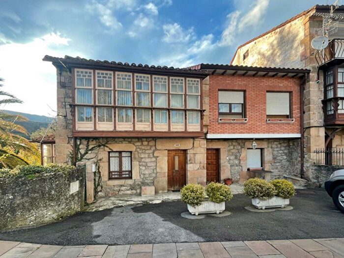 Casa de 4 habitaciones en venta en Bárcena de Pie de Concha, Cantabria