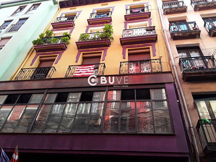 Piso en venta de 2 habitaciones en Ibaiondo, Casco Viejo