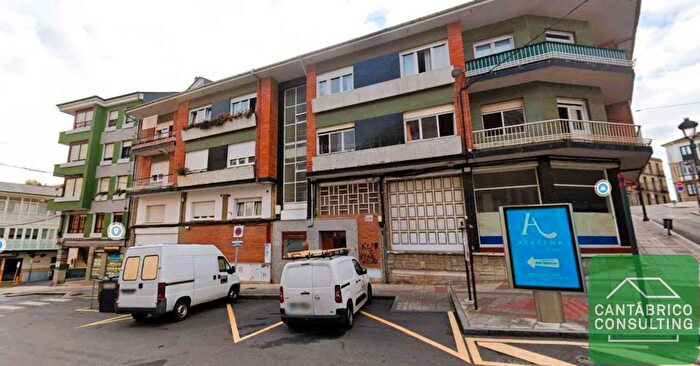Piso de 5 habitaciones en venta en Navia, Asturias