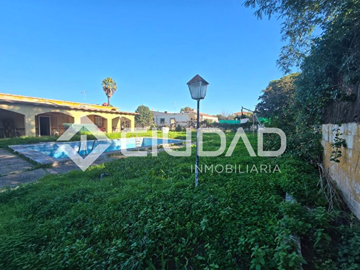 Casa de 4 habitaciones en venta en Palomares del Río, Sevilla