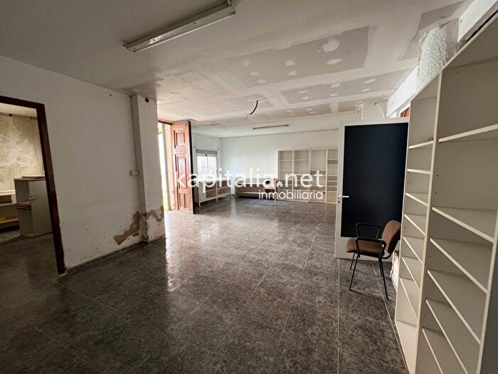 Casas en venta y pisos alquiler - 3