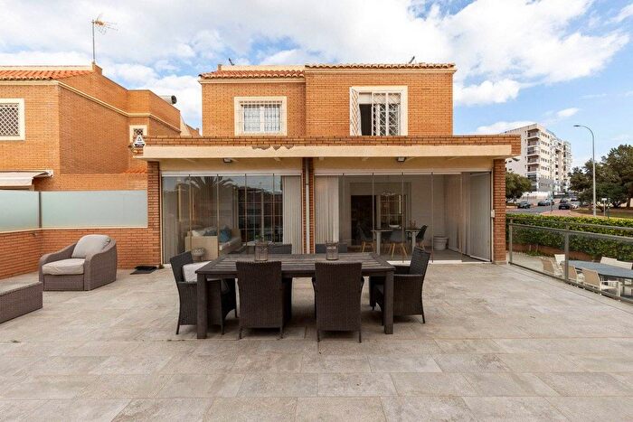 Andalucía, Almería: Casa en venta de 6 habitaciones