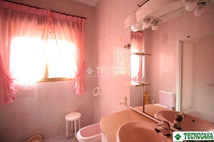 Casa en venta de 4 habitaciones: San Isidro Campohermoso, Níjar