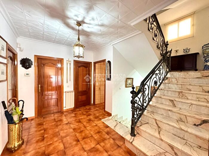 Casas en venta y pisos alquiler - 3