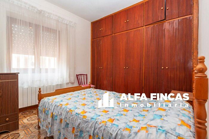 Casas en venta y pisos alquiler - 3