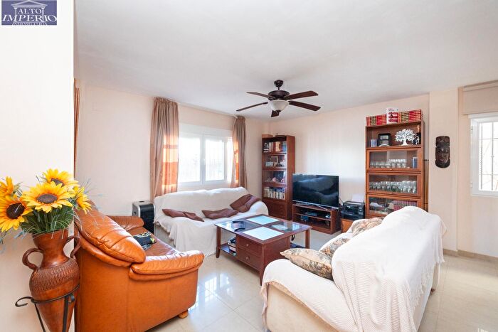 Casa en venta de 4 habitaciones en Aljomahima Ermita, Las Gabias