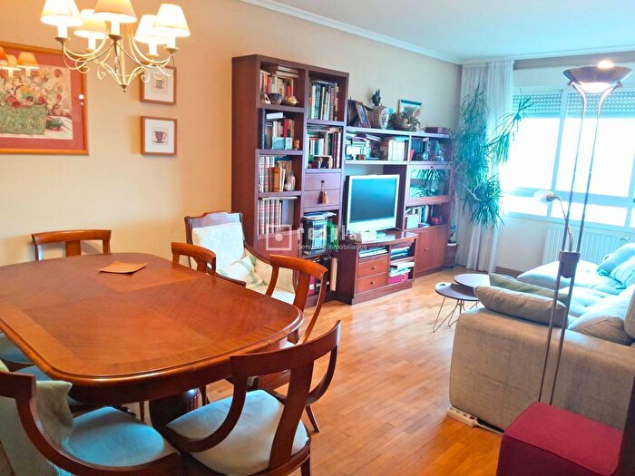 Casas en venta y pisos alquiler - 3