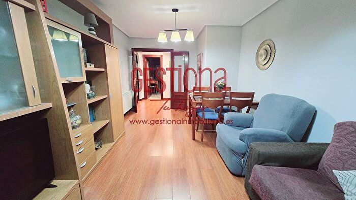 Casas en venta y pisos alquiler - 3