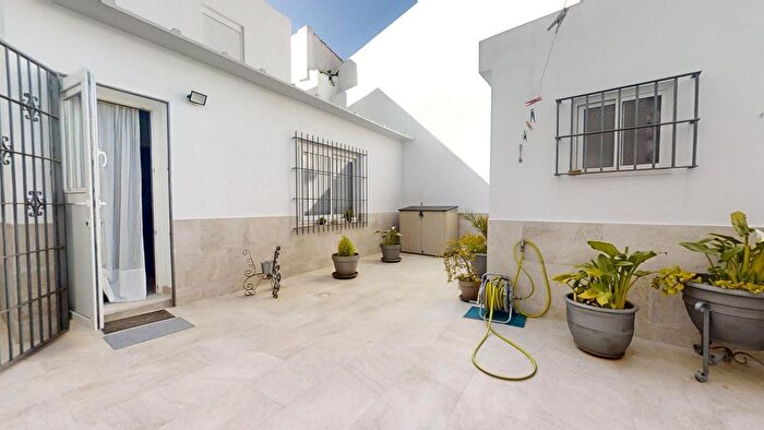Casa en venta de 4 habitaciones: Centro, Jerez de la Frontera
