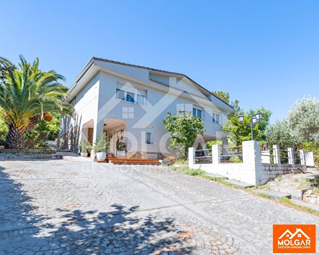 Casa en venta de 5 habitaciones, El Casar, Guadalajara