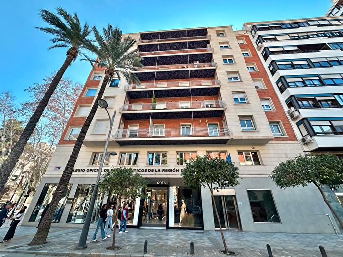 Piso de 6 habitaciones en venta en Centro, San Miguel
