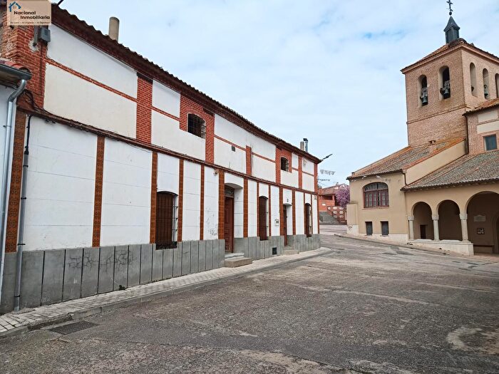 Casa en venta de 5 habitaciones: Fuente de Santa Cruz, Segovia