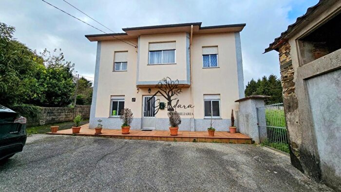 Moeche, A Coruña: Casa en venta de 4 habitaciones