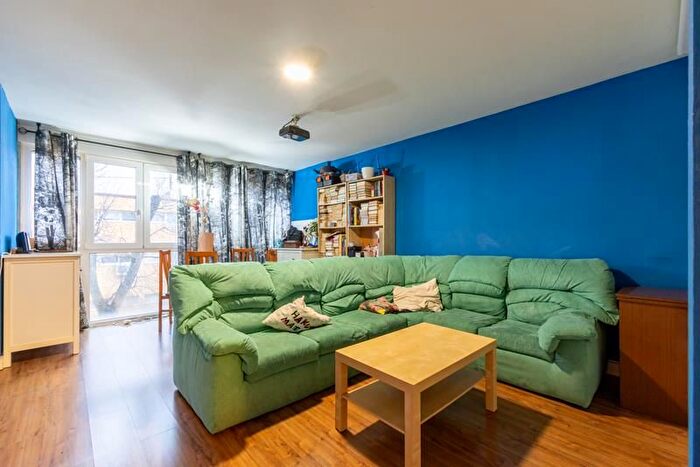 Piso de 3 habitaciones en venta en Fuencarral El Pardo, Tres Olivos Valverde