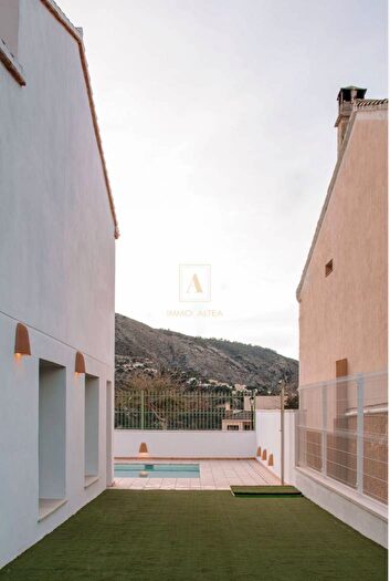 Casas en venta y pisos alquiler - 3