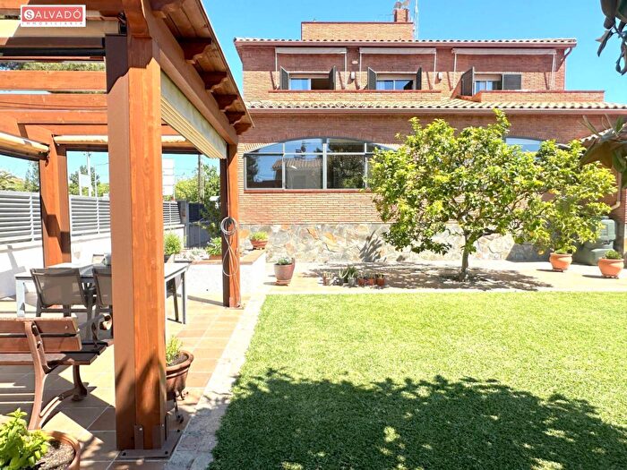 Cataluña, Tarragona: Casa en venta de 5 habitaciones