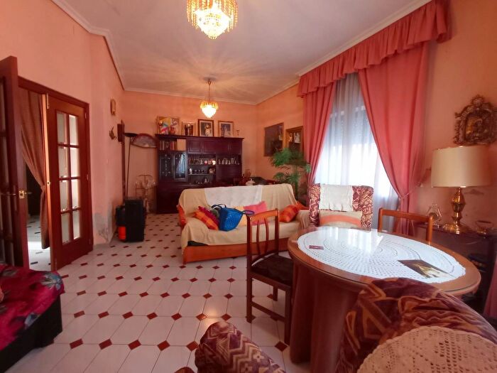 Casa de 4 habitaciones en venta en Hellín, Castilla - La Mancha