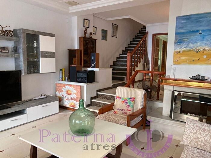 Casas en venta y pisos alquiler - 3