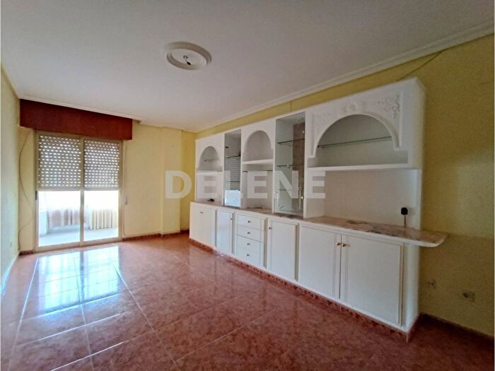 Castilla La Mancha, Albacete: Piso en venta de 4 habitaciones