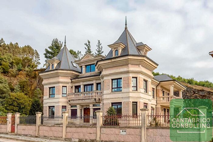 Casa en venta de 12 habitaciones en Navia, Asturias