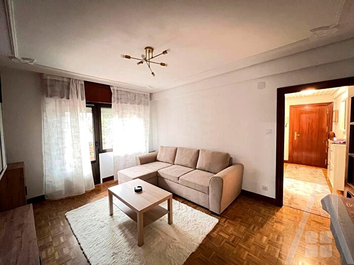 Piso de 3 habitaciones en venta en Etxebarri, Bizkaia