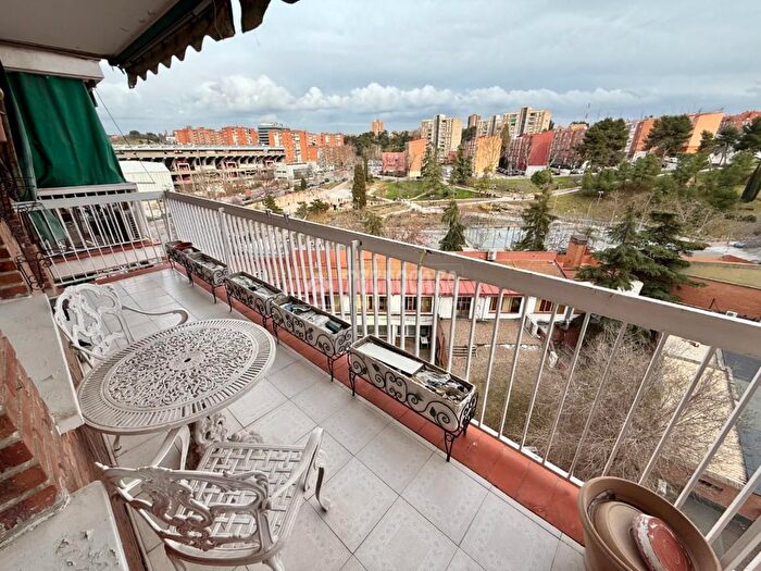 Piso de 3 habitaciones en venta en Puente de Vallecas, Palomeras Bajas