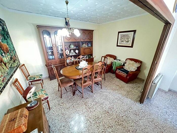 Casas en venta y pisos alquiler - 2