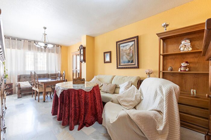 Casa en venta de 4 habitaciones: Iznalloz, Granada
