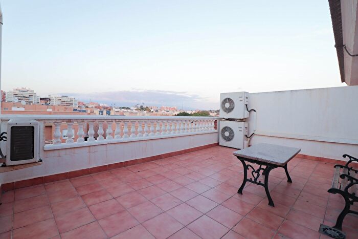 San Luis, Almería Capital: Piso en venta de 4 habitaciones