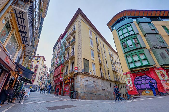 Piso de 6 habitaciones en venta en Casco Antiguo, Pamplona Iruña
