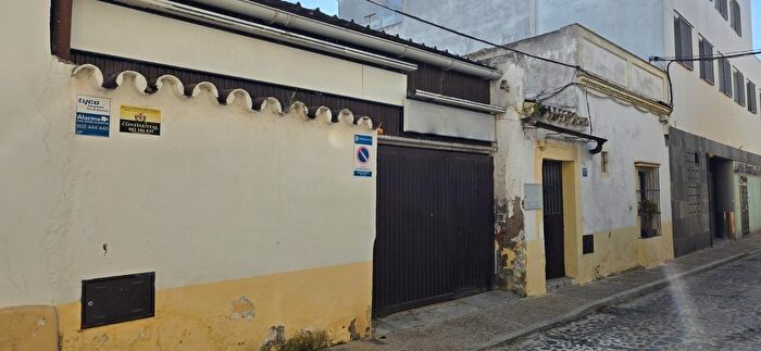 Avenida Divina Pastora Plaza de Toros, Barriada España San Pedro: Casa en venta de 1 habitación