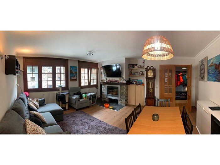 Casas en venta y pisos alquiler - 3