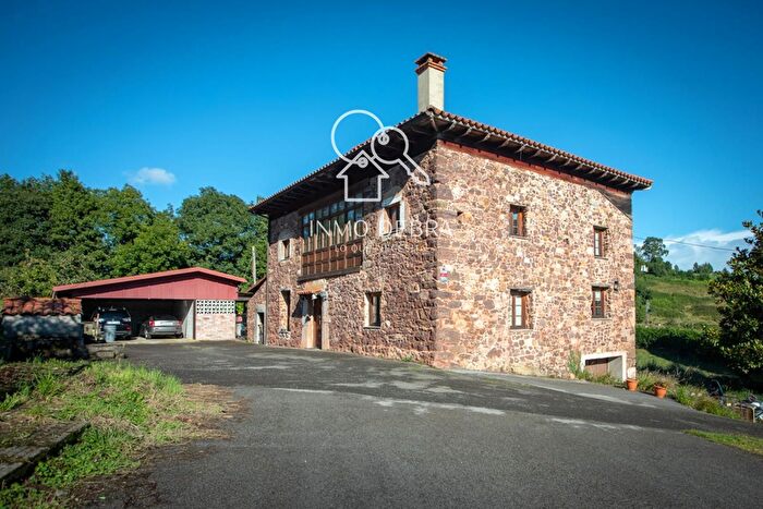 Casa de 4 habitaciones en venta en Soto del Barco, Asturias