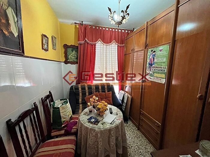 Casas en venta y pisos alquiler - 3