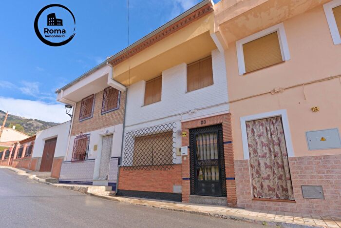Casa en venta de 4 habitaciones en Illora, Granada