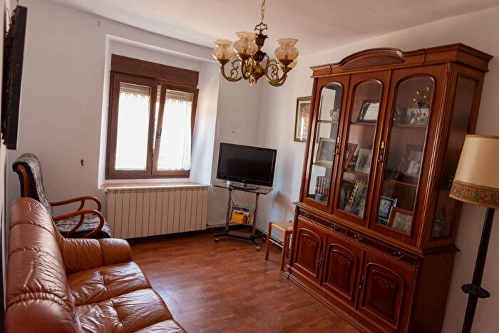 Castilla y León, Palencia: Casa en venta de 5 habitaciones