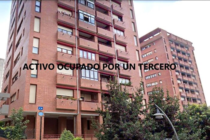 Piso en venta de 3 habitaciones en Otxarkoaga Txurdinaga, Txurdinaga