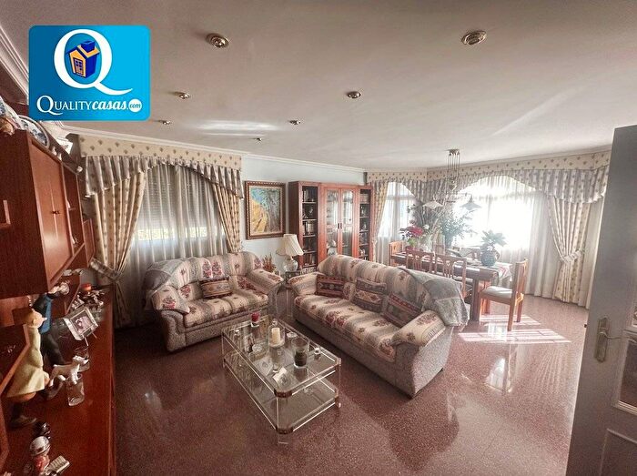 Casas en venta y pisos alquiler - 3