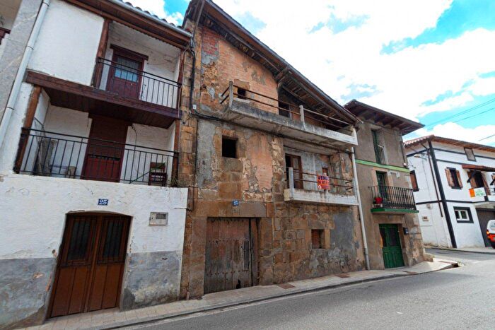 Casas en venta y pisos alquiler - 3