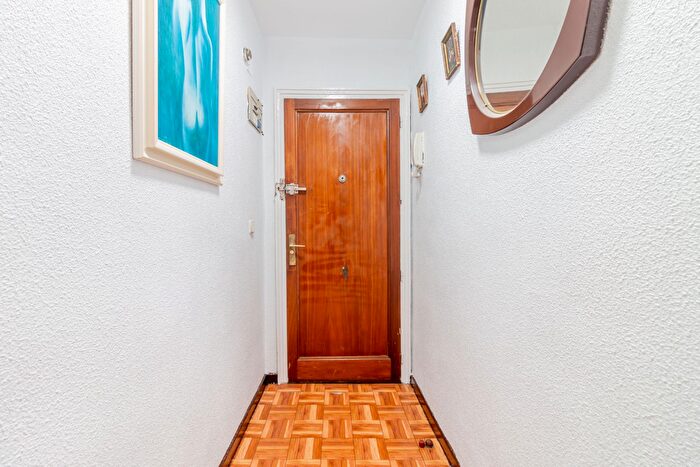Piso en venta de 3 habitaciones, Ciudad Lineal, Ventas