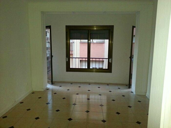 Piso en venta de 3 habitaciones en Cataluña, Barcelona