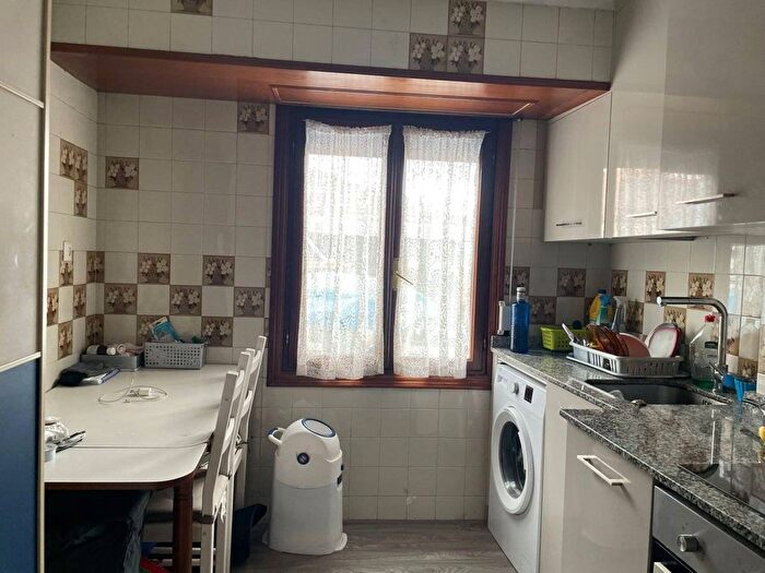 Casas en venta y pisos alquiler - 3