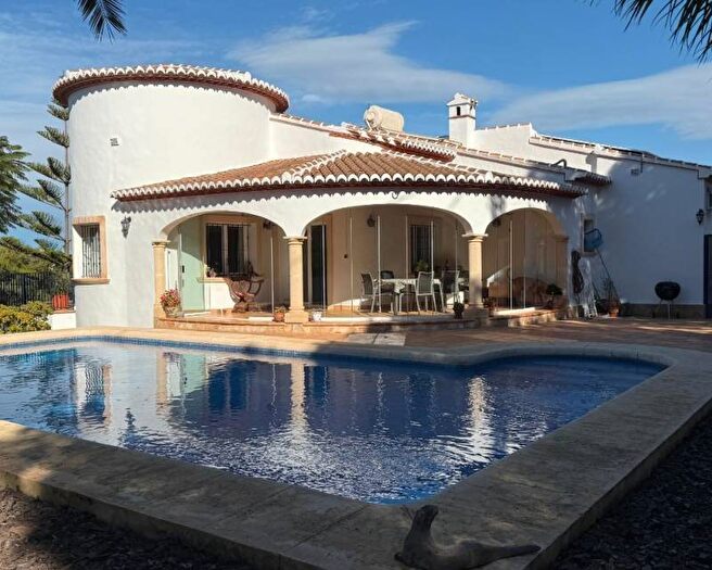 Casa en venta de 4 habitaciones en Comunitat Valenciana, Alicante