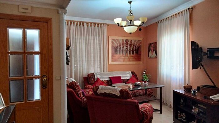 Casas en venta y pisos alquiler - 3